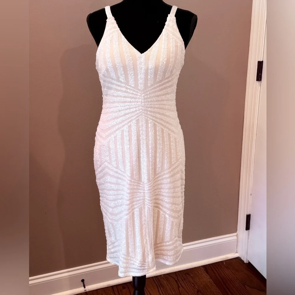Women’s NIGHTWAY sequin embellished bodycon dress- Size 10 - Picture 3 of 9